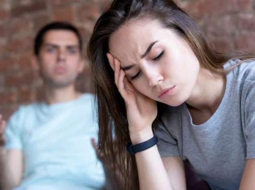 4 shenjat që ju ndihmojnë të dalloni një partner negativ që në fillim të lidhjes