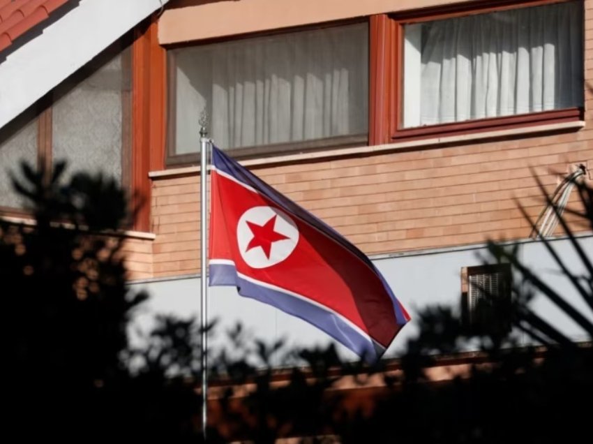 Koreja e Veriut konfirmon mbylljen e disa misioneve diplomatike