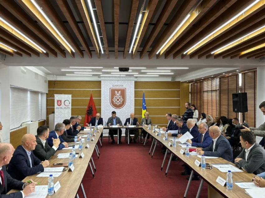 Mblidhet Unioni i Bashkive Shqiptare të Rajonit, Veliaj: Jemi duke jetuar ditët më të mira si komb, të ofrojmë një paketë të përbashkët turistike