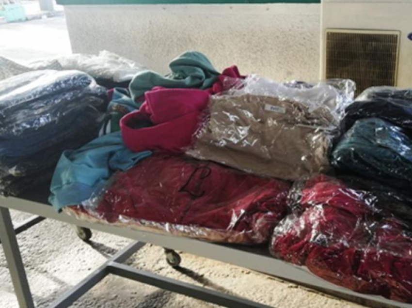 Doganat e Maqedonisë konfiskojnë veshje të padeklaruara në vendkalimin kufitar Bogorodicë