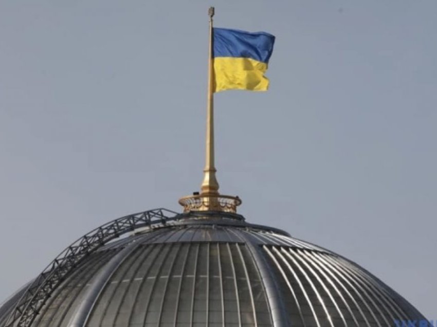 Parlamenti ukrainas zgjat ligjin ushtarak dhe mobilizimin e përgjithshëm edhe për 90 ditë të tjera