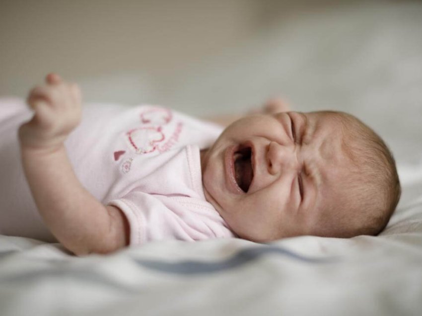 Pse nuk flenë bebet? Arsyeja fillon që në barkun e nënës