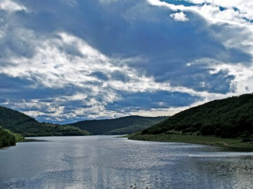 Fillojnë të bien vlerat e manganit në ujë, por KRU “Prishtina” ende thotë se uji nuk është i pijshëm