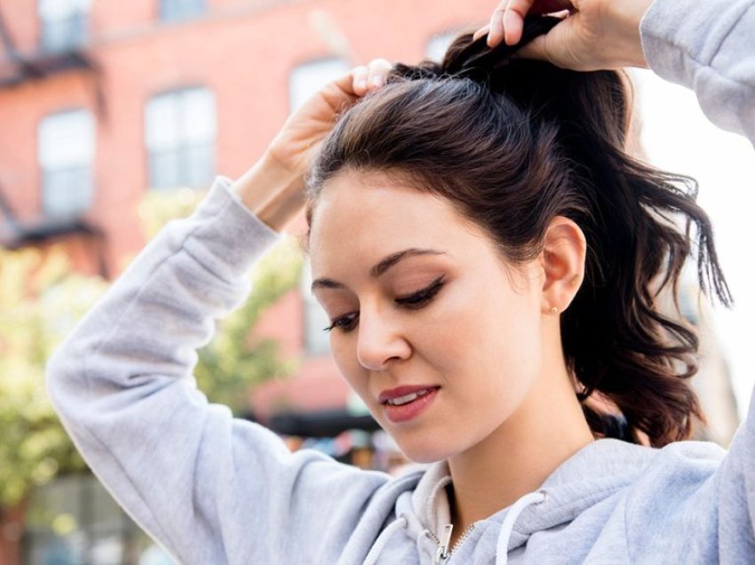 6 arsye pse ju dhembin flokët, si të qetësoni irritimet e skalpit?