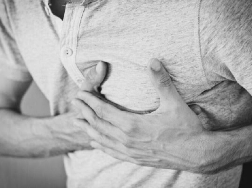 ​Njihni simptomat e dështimit të zemrës dhe çfarë të bëni kur të shfaqet