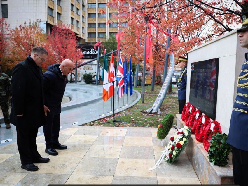 Haradinaj dhe Abbott bëjnë nderime pranë Memorialit të Dëshmorëve Britanikë