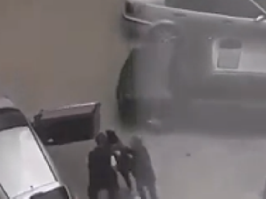 Këta janë të dyshuarit për rrëmbimin e të riut në Prishtinë, e hodhën nga vetura në mes të rrugës