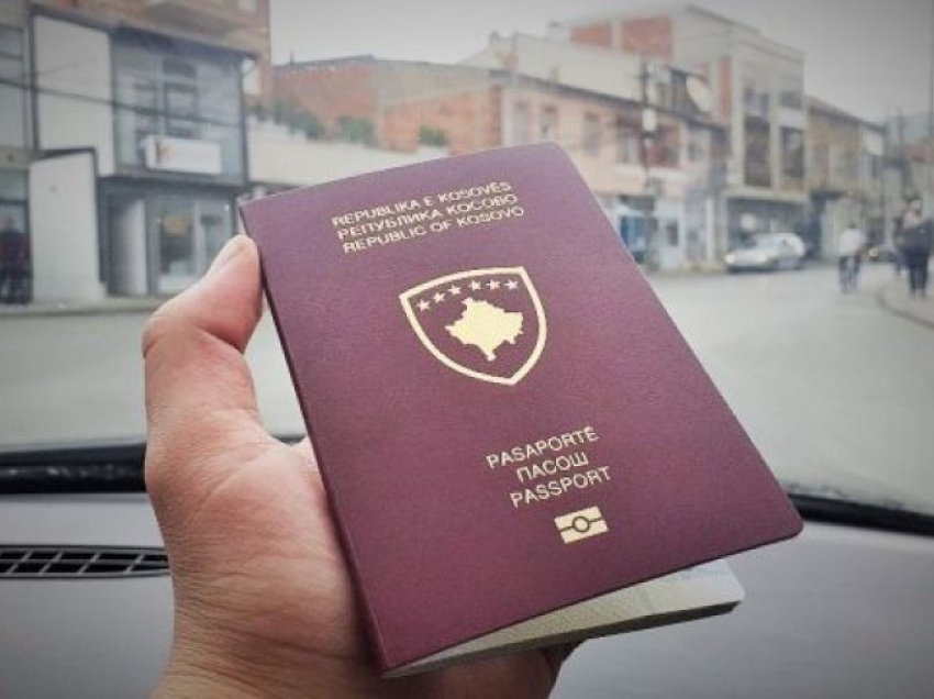 Afër 1500 serbë kanë aplikuar për pasaporta të Kosovës