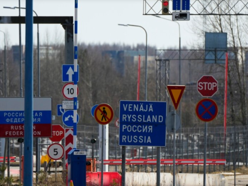 Finlanda mbyll pika të tjera kufitare me Rusinë, thotë se fluksi i azilkërkuesve duhet të ndalet