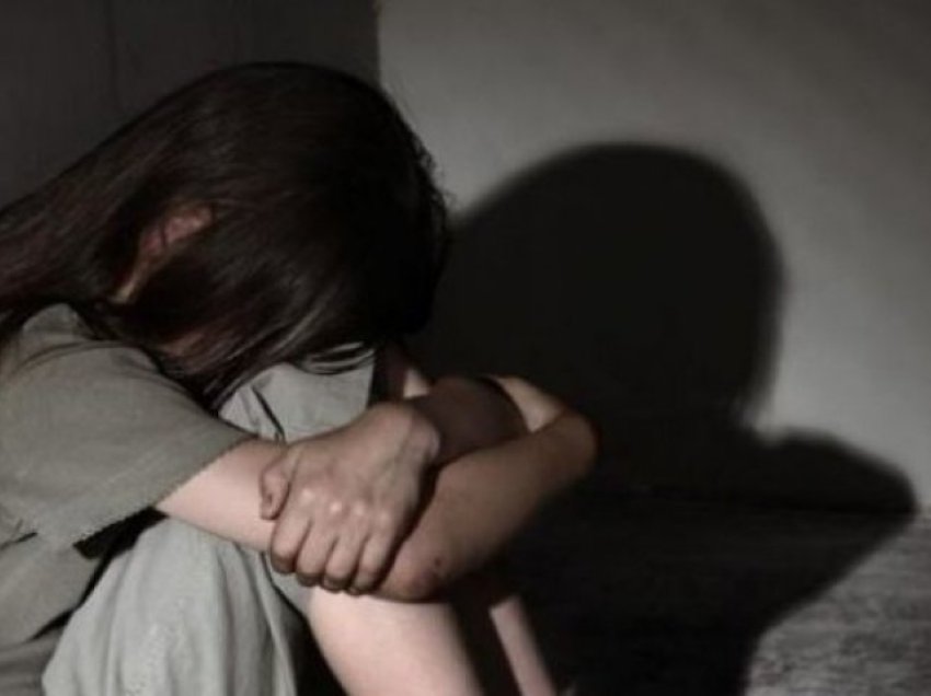 Një grua dhunon seksualisht të miturën në Ferizaj