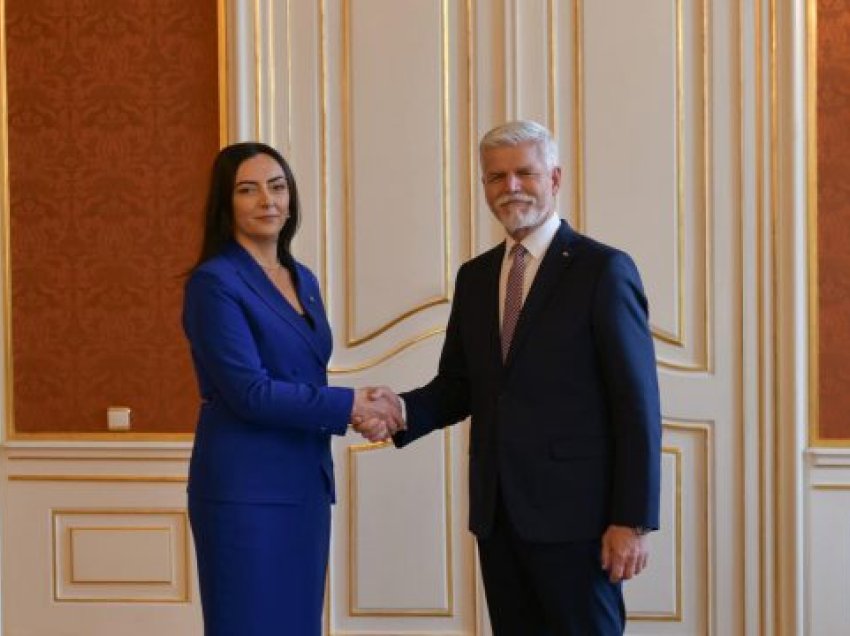 Albesjana Iberhysaj-Kapitaj merr zyrtarisht detyrën e ambasadores në Çeki