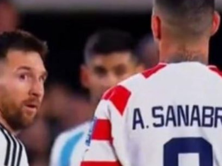 Reagimi i Messit pasi u pështy nga futbollisti i Paraguait