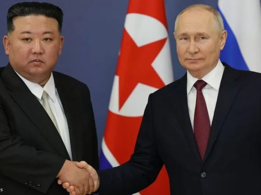Koreja e Veriut i dërgon Rusisë pajisje ushtarake, pretendon ShBA