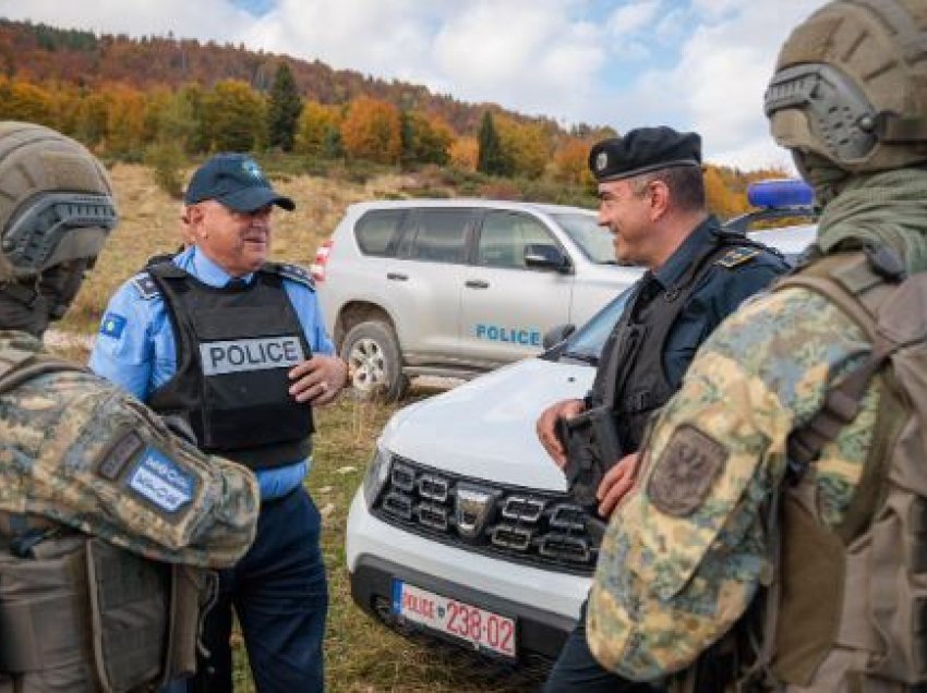 KFOR-i bashkë me policinë e Kosovës patrullon për sigurinë e kufijve