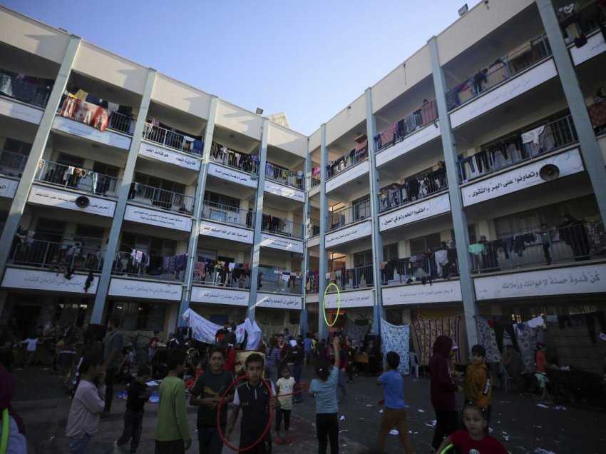 Çfarë duhet të dini për Gazën, enklavën që po bie më thellë në një krizë humanitare