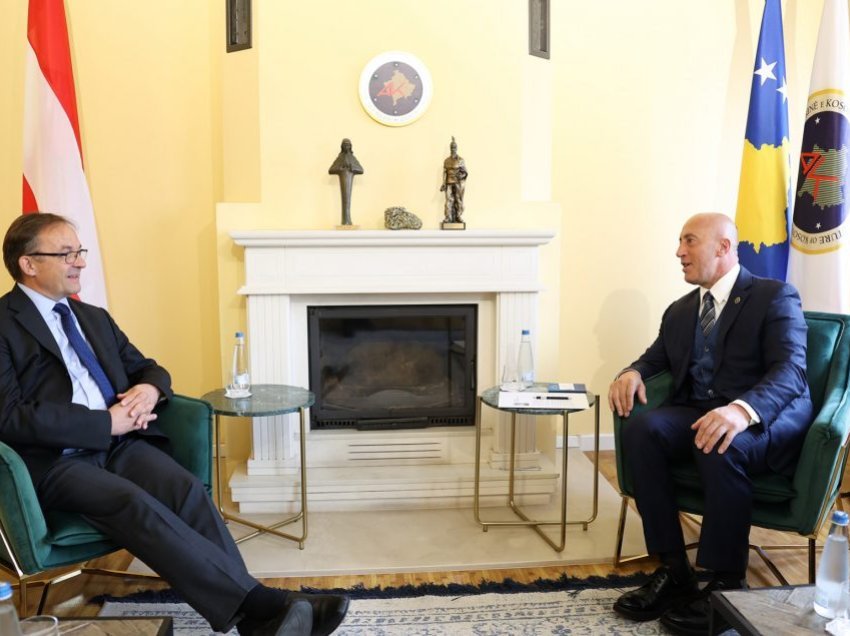 Haradinaj takon ambasadorin e ri austriak, flasin për zhvillimet politike në Kosovë
