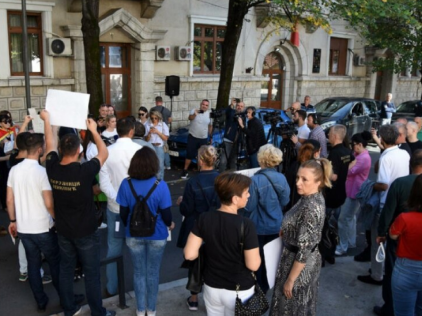 Mali i Zi, qytetarë dhe opozita kërkojnë shtyrjen e regjistrimit të popullsisë