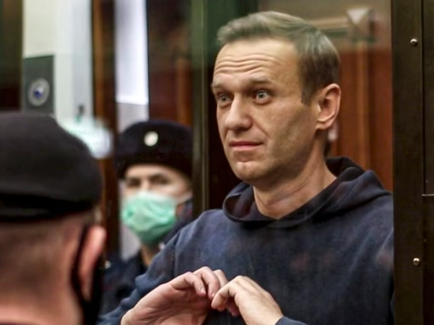 Navalny thotë se është futur sërish në izolim