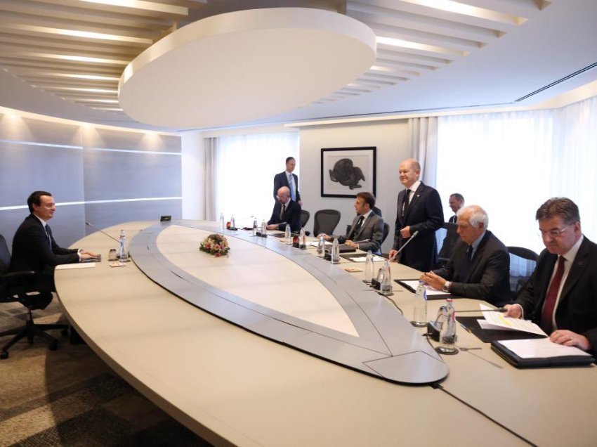 Dalin fotografitë nga takimet e ndara të Kurtit dhe Vuçiqit me liderët evropianë