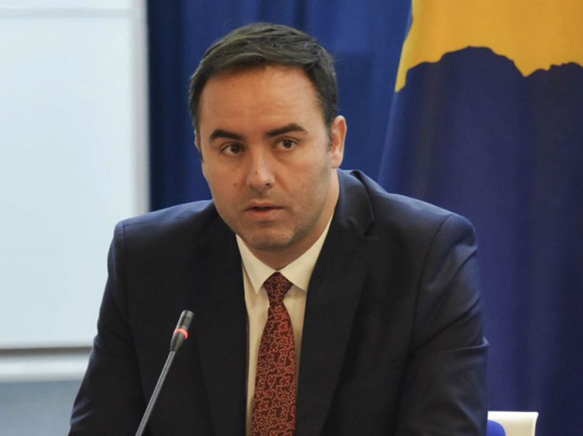 “Asociacioni që iu dorëzua qeverisë së Kosovës, në përputhje me Kushtetutën”/ A po krijohet një “nivel i tretë pushteti”? – Flasin analistët   