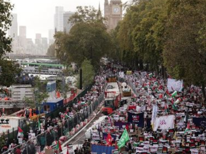 Mijëra protestues në Mbretërinë e Bashkuar bëjnë thirrje për armëpushim mes Izraelit dhe Hamasit