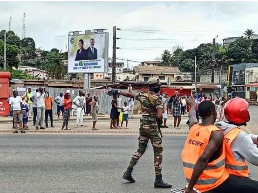 Gaboni hap kufijtë 3 ditë pas grushtit të shtetit