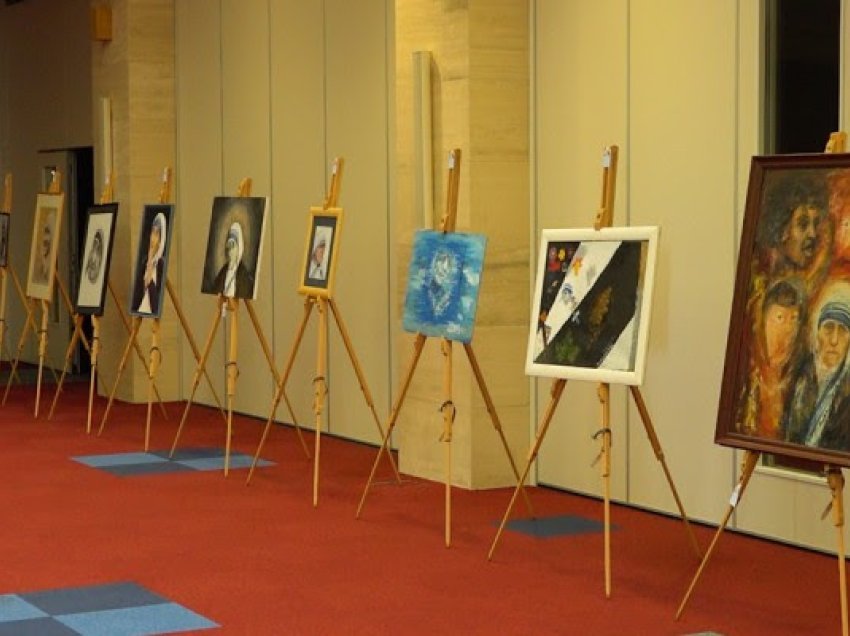 ​Mbi 30 vepra arti në ekspozitën kushtuar Nënë Terezës