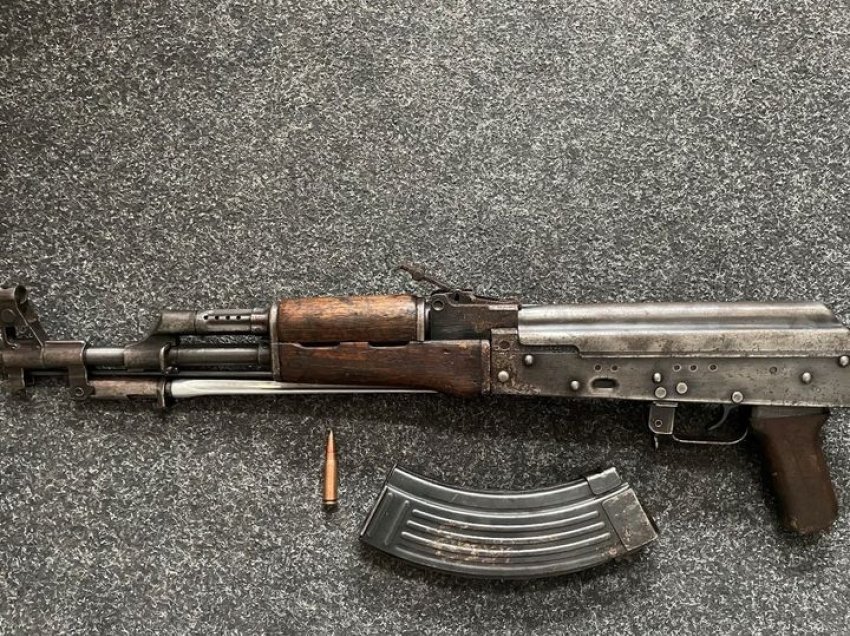 Ndalohet për 48 orë i dyshuari për vrasjen në Prizren, publikohet foto e armës që dyshohet se u përdorë në rast