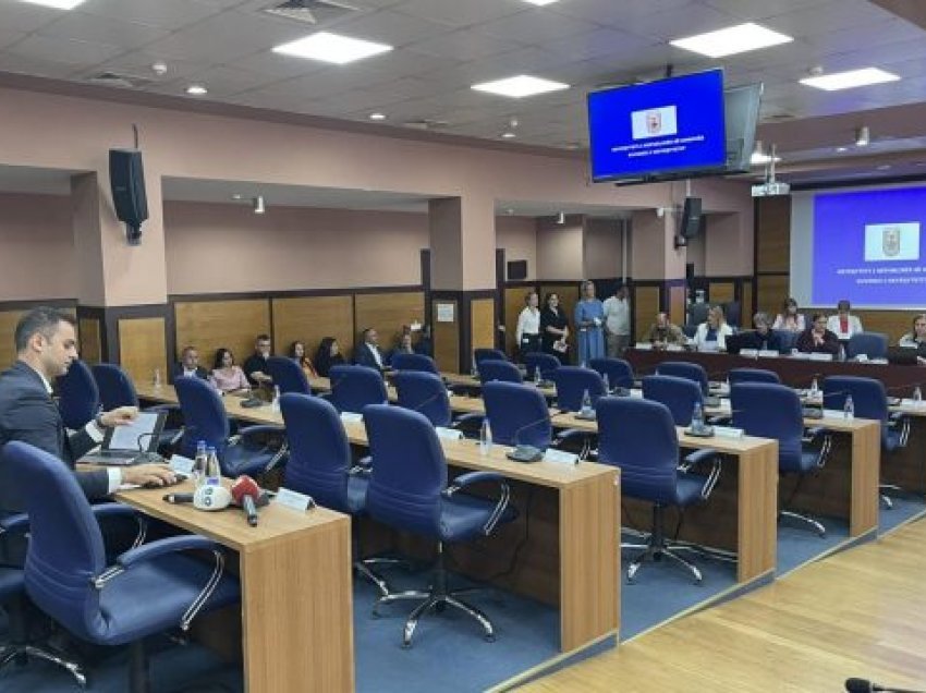 Kuvendi i Prishtinës pritet të marrë vendim për faljen e 100 eurove nga Tatimi në Pronë, bojkotohet nga VV-ja e AAK-ja