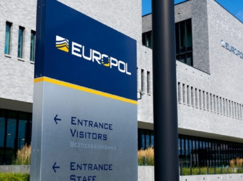 ​Europol: Pothuajse 70% e grupeve kriminale në BE përdorin pastrim parash
