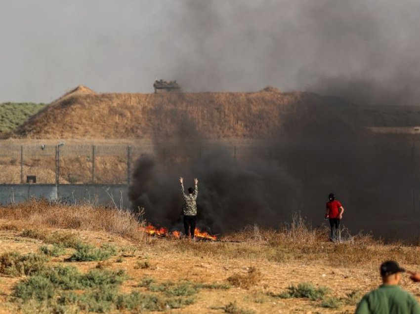 Shpërthimi vret pesë palestinezë gjatë protestës në kufirin e Gazës