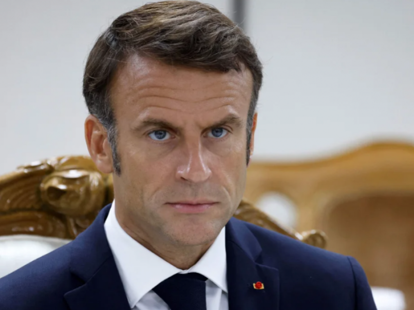 Macron: Ambasadori francez po mbahet peng në ambasadën e Nigerit