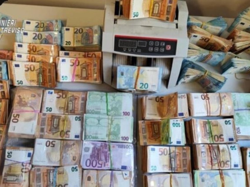 Itali: U kapën me 58 kilogramë drogë e mbi 400 mijë euro para, arrestohen dy shqiptarë