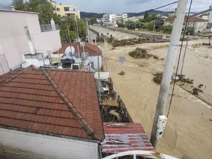Kishin shkuar për muaji mjalti, por gjetën vdekjen nga përmbytjet: Identifikohet çifti në Greqi