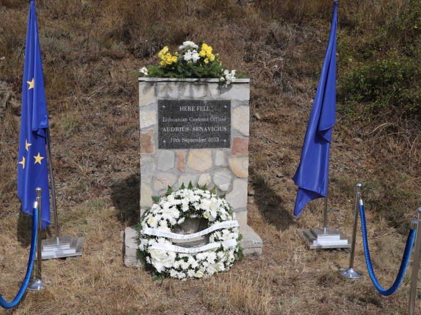 Shefi i EULEX-it kujton zyrtarin lituanez të vrarë para një dekade në veri