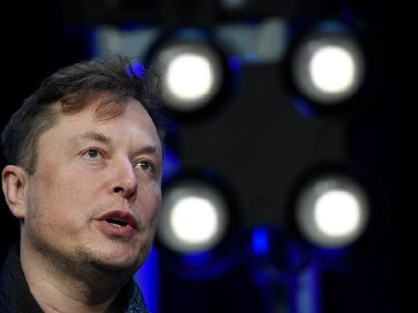 Elon Musk: Platforma X, dikur Twitter, mund të bëhet me pagesë