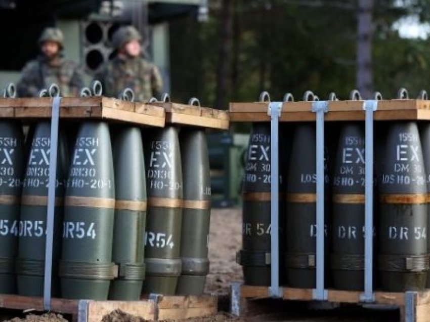 Britania do të furnizojë Ukrainën me dhjetëra mijëra predha artilerie