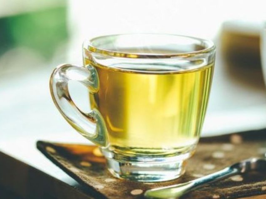 3 arsye pse duhet të pini çaj jeshil çdo natë para gjumit