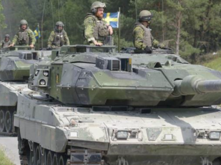 Ukraina merr 10 variante suedeze të tankeve Leopard