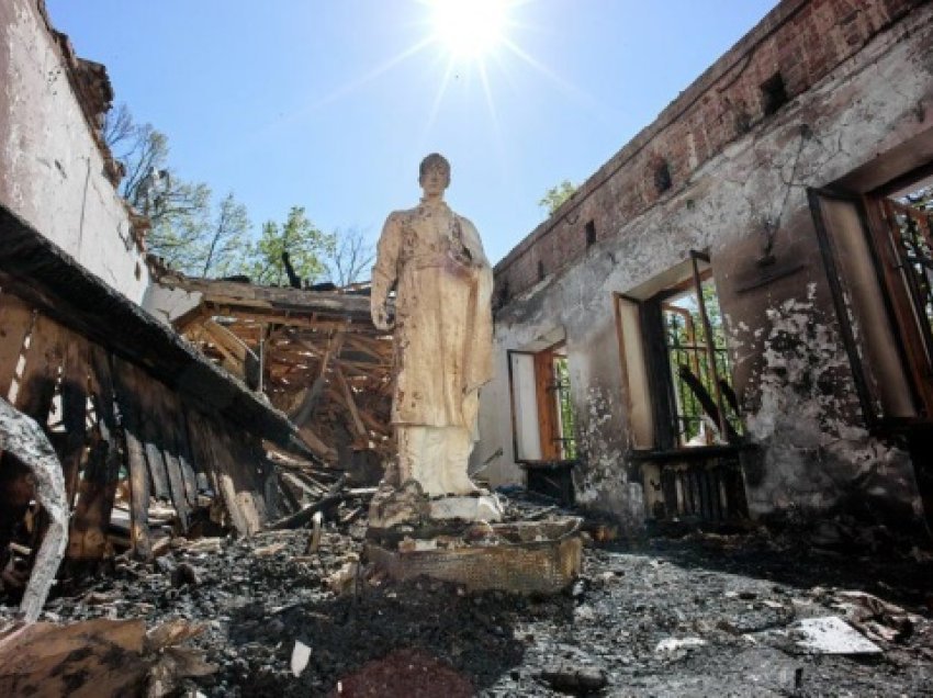 UNESCO konfirmon dëmtimin e 290 objekteve kulturore në Ukrainë