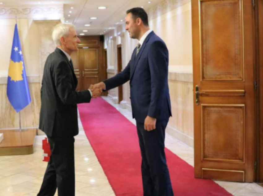 Konjufca pret në takim lamtumirës ambasadorin zviceran