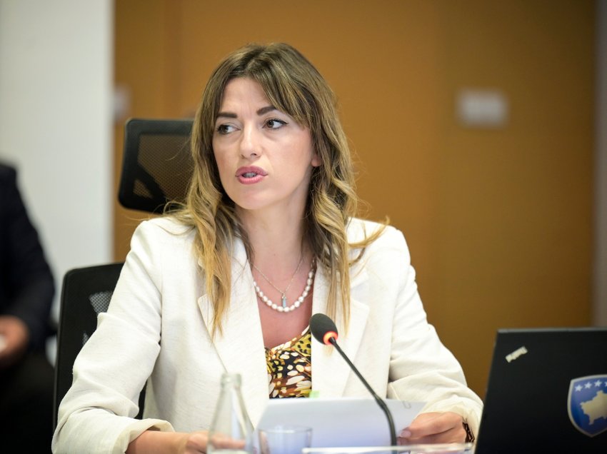 Ministrja Haxhiu paralajmëron fletarrest ndërkombëtar ndaj kriminelit Milan Radoiçiq