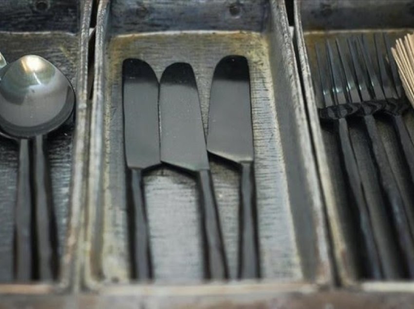 ​Anglia ndalon pirunët, thikat dhe pjatat plastike njëpërdorimshme