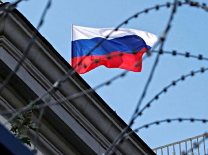 Inteligjenca britanike analizon “goditjen” që iu bë prodhimit të armëve të Rusisë nga sanksionet