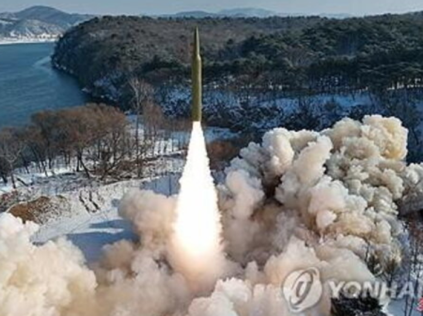 Koreja e Veriut lëshon një raketë balistike në Detin e Japonisë