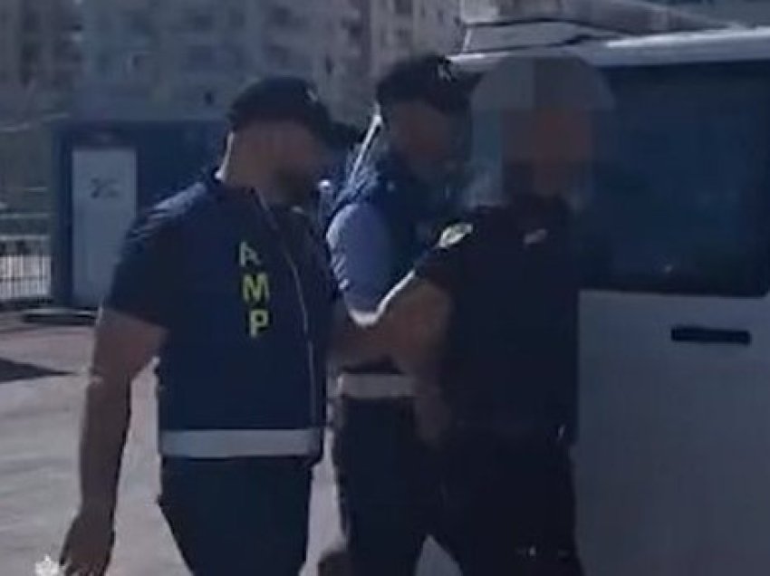 Arrestohet punonjësi i Policisë Kufitare në Portin e Durrësit, Balla: Bashkëpunim me SPAK për vetëpastrimin e Policisë