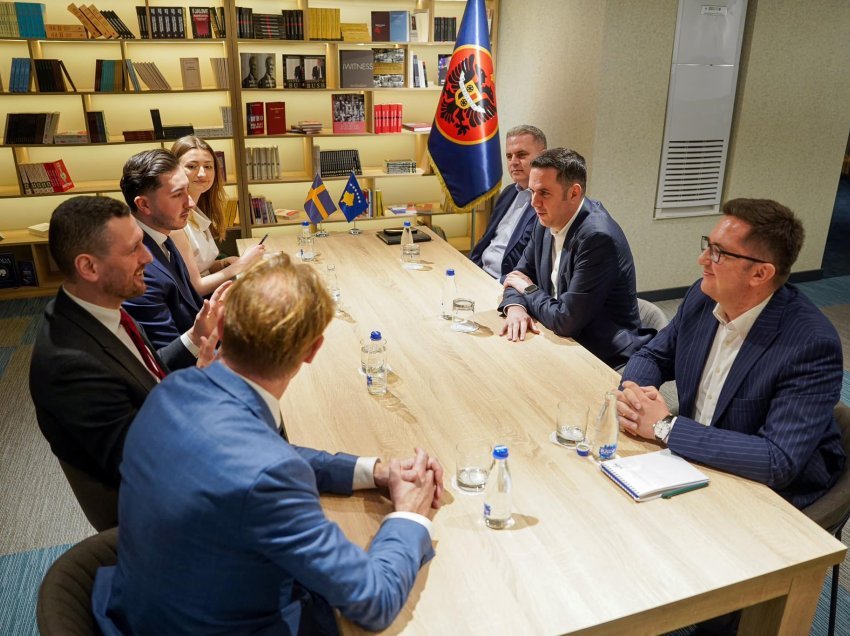 Abdixhiku pret në takim deputetë shqiptar të Parlamentit Suedez