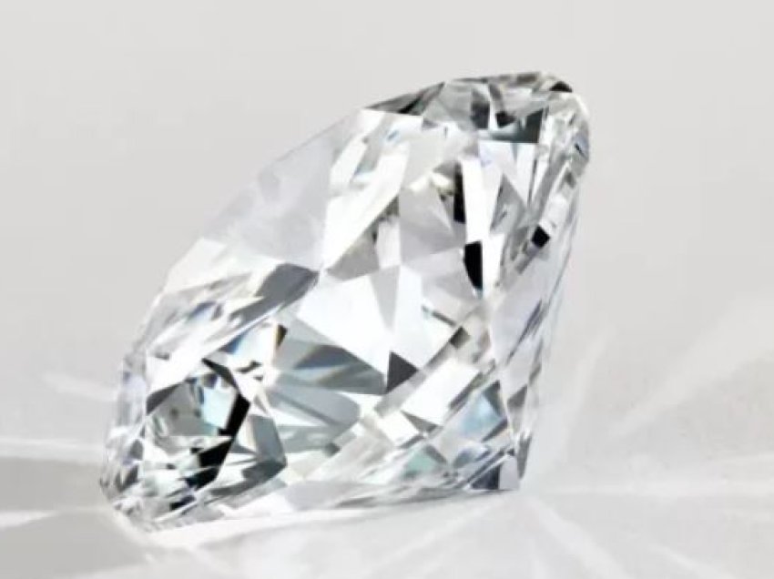 Fakte magjepsëse rreth krijimit, zbulimit dhe historisë së një diamanti