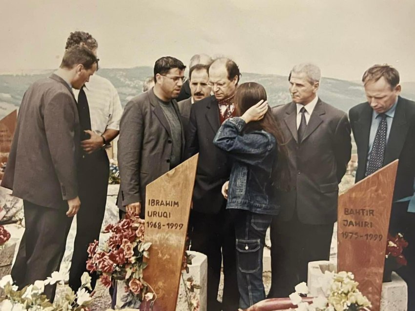 Haziri kujton Sali Çekun, sjellë foton e rrallë me Presidentin Rugova