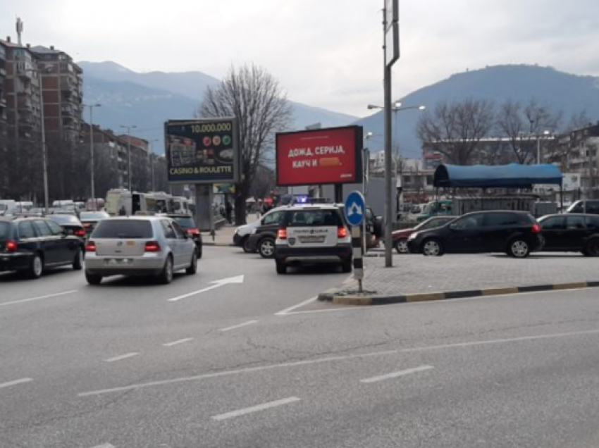 SPB Tetovë me aksion kontrollues ndaj shoferëve që parkojnë në mënyrë të paligjshme